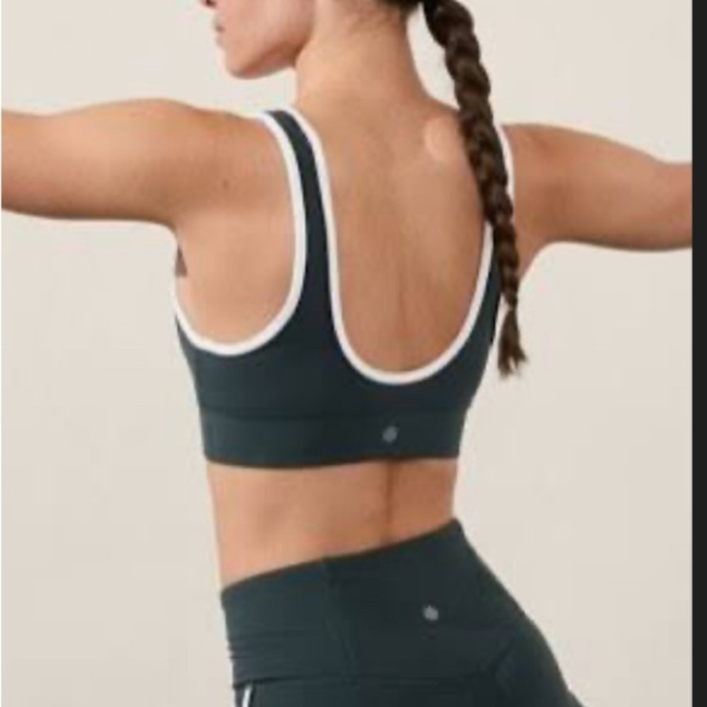 Athleta Breath Longline Piping Bra Medium NEW